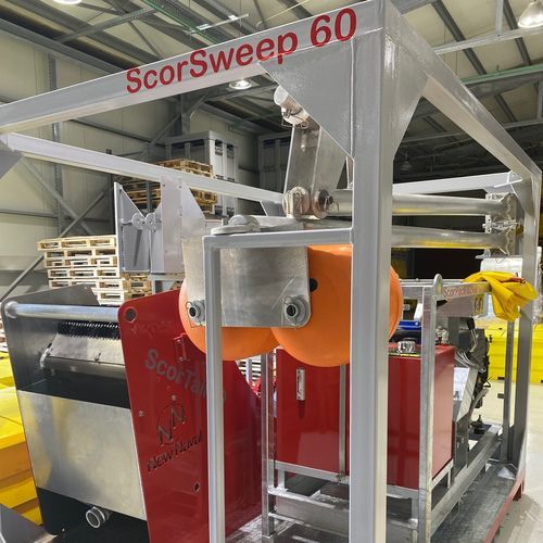 Skimmer de hidrocarbonetos com braço desnatador - ScorSweep 60 - New Naval Ltd.