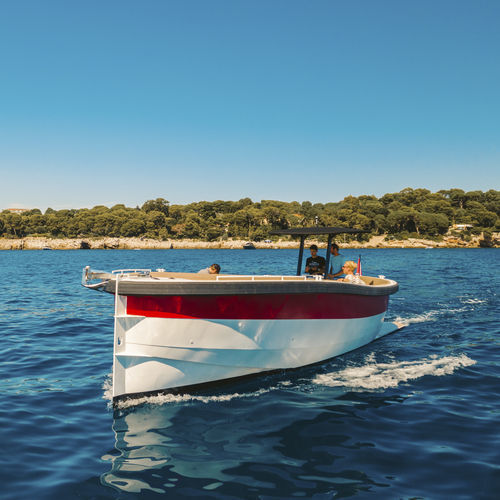 Lancha de console central com motor de centro - DAMSKO 1000  - Lekker Boats - esportiva / para esqui aquático / para centro náutico de lazer