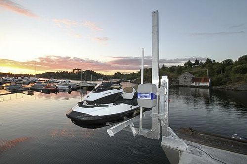 Sistema elevador de jet-ski - PWC 1500  - IMM Quality Boat Lifts, Inc.