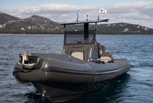 Barco inflável com motor de popa - 9.60 - Marvel - bimotor / semirrígido / com console central