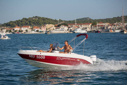 Lancha Day Cruiser com motor de popa - 490 - Atlantic Marine - com casco de planeio / open / esportiva