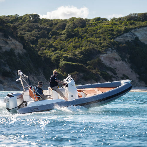 Barco inflável com motor de popa - PICHJU 600 - Fanale Marine - semirrígido / open / com console central