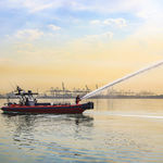 barco profissional barco salva-vidas
