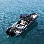 barco infl&aacute;vel de casco r&iacute;gido (RIB)